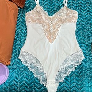 Sculpting Lace Shapewear Bodysuit from Pinsy Shapewear